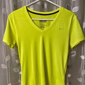 NIKE WOMENS V-NECK DRI-FIT SIZE SM